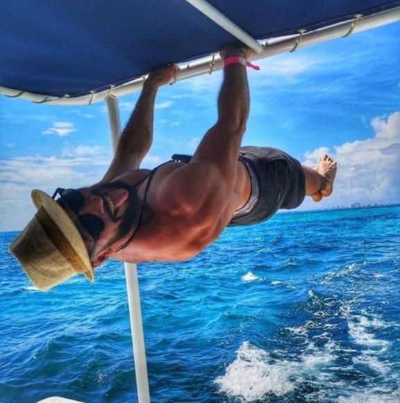 Meet your Posher, Max - Picture 1 of 1